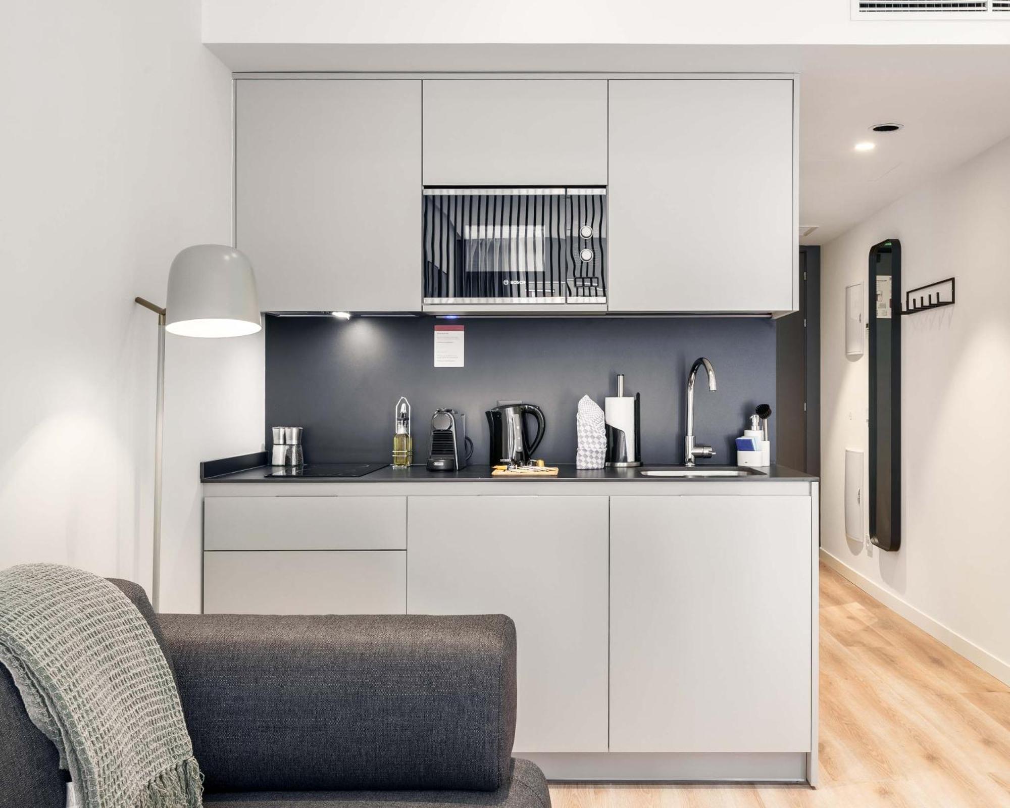 Limehome Madrid Calle De Juan Hurtado De Mendoza Exterior photo